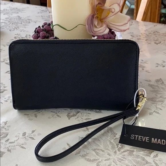 Steve Madden Black Wallet/Wristlet - Picture 3 of 6